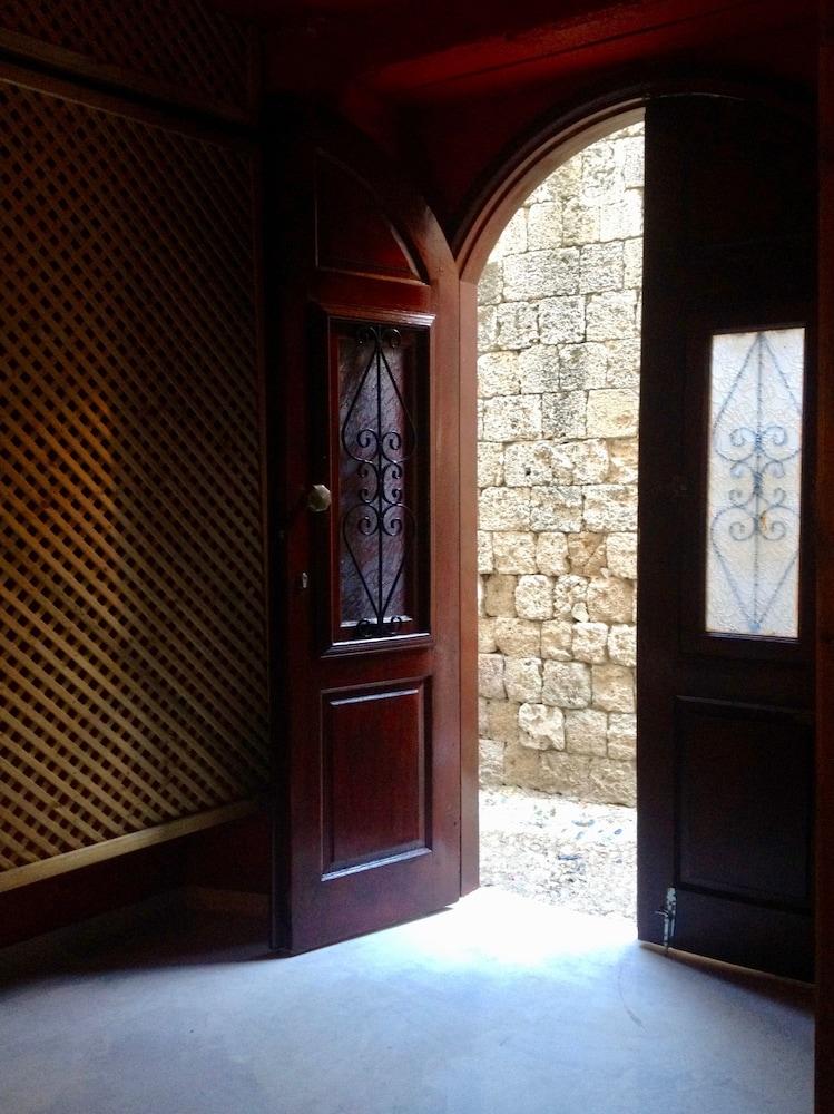 Auberge 32 Old Town Rhodes City المظهر الخارجي الصورة